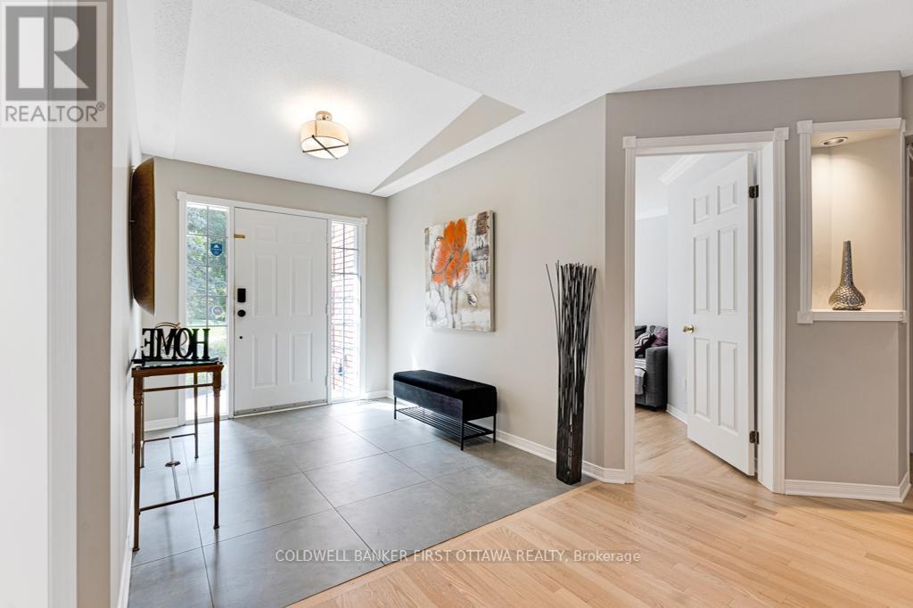 5525 Pettapiece Crescent