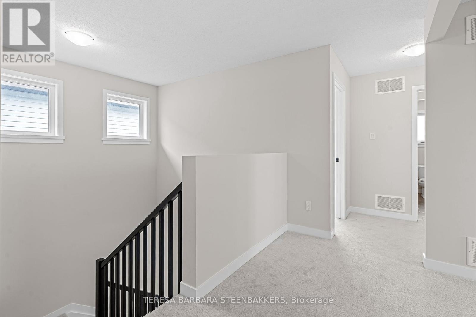 747 Kenny Gordon Avenue W