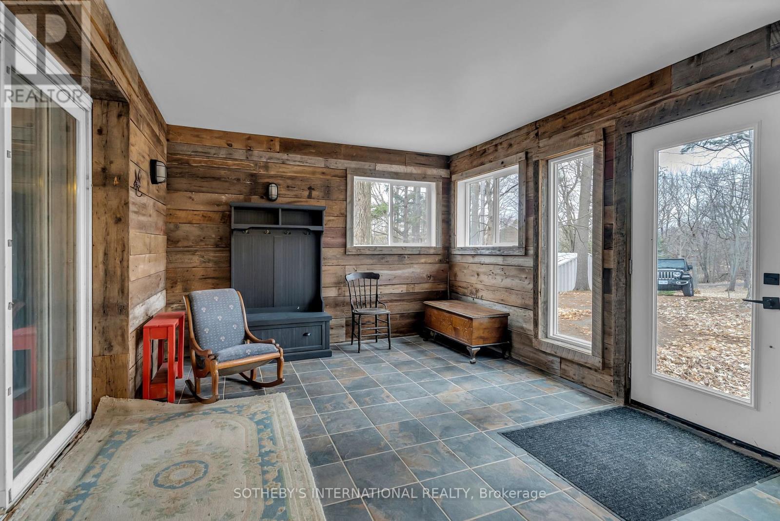 20820 South Service Road