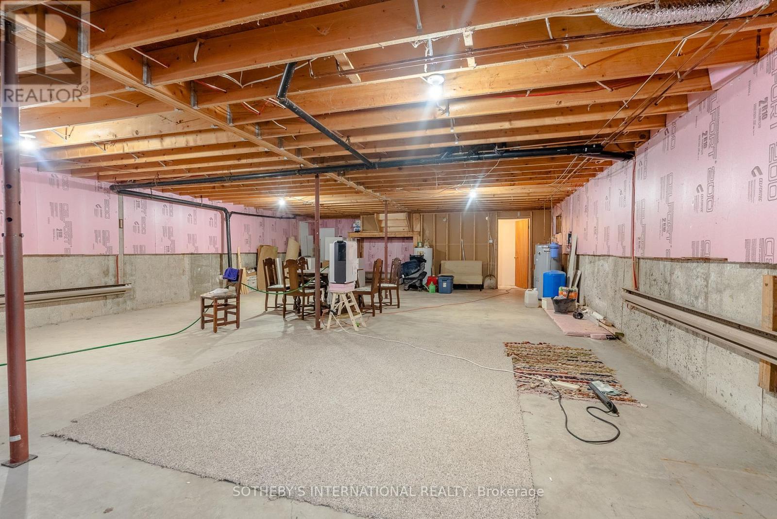 20820 South Service Road