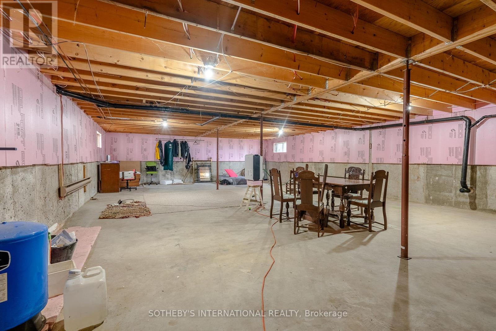 20820 South Service Road