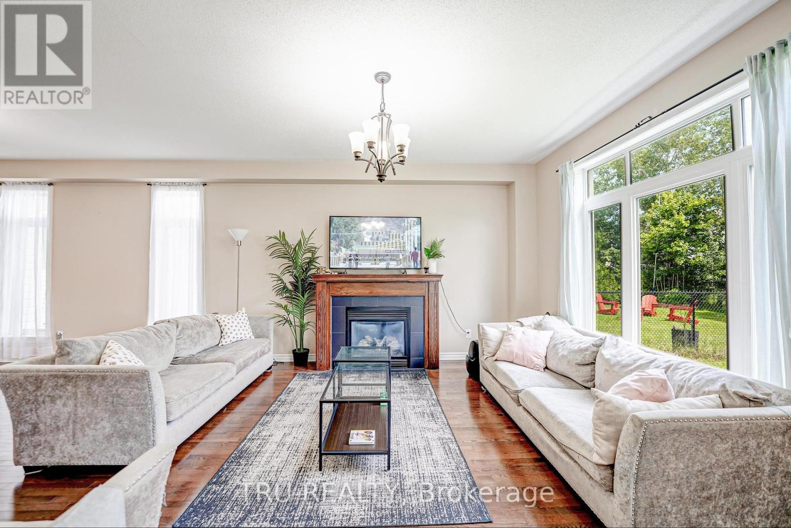 536 Golden Sedge Way