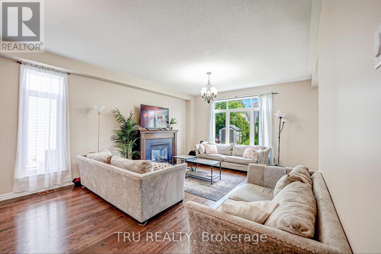 536 Golden Sedge Way