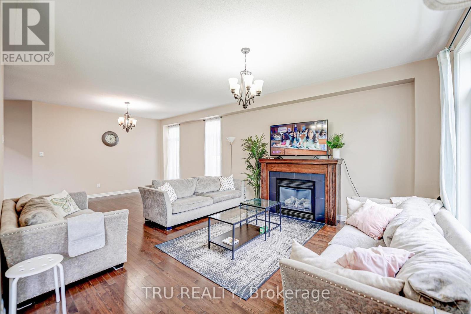 536 Golden Sedge Way