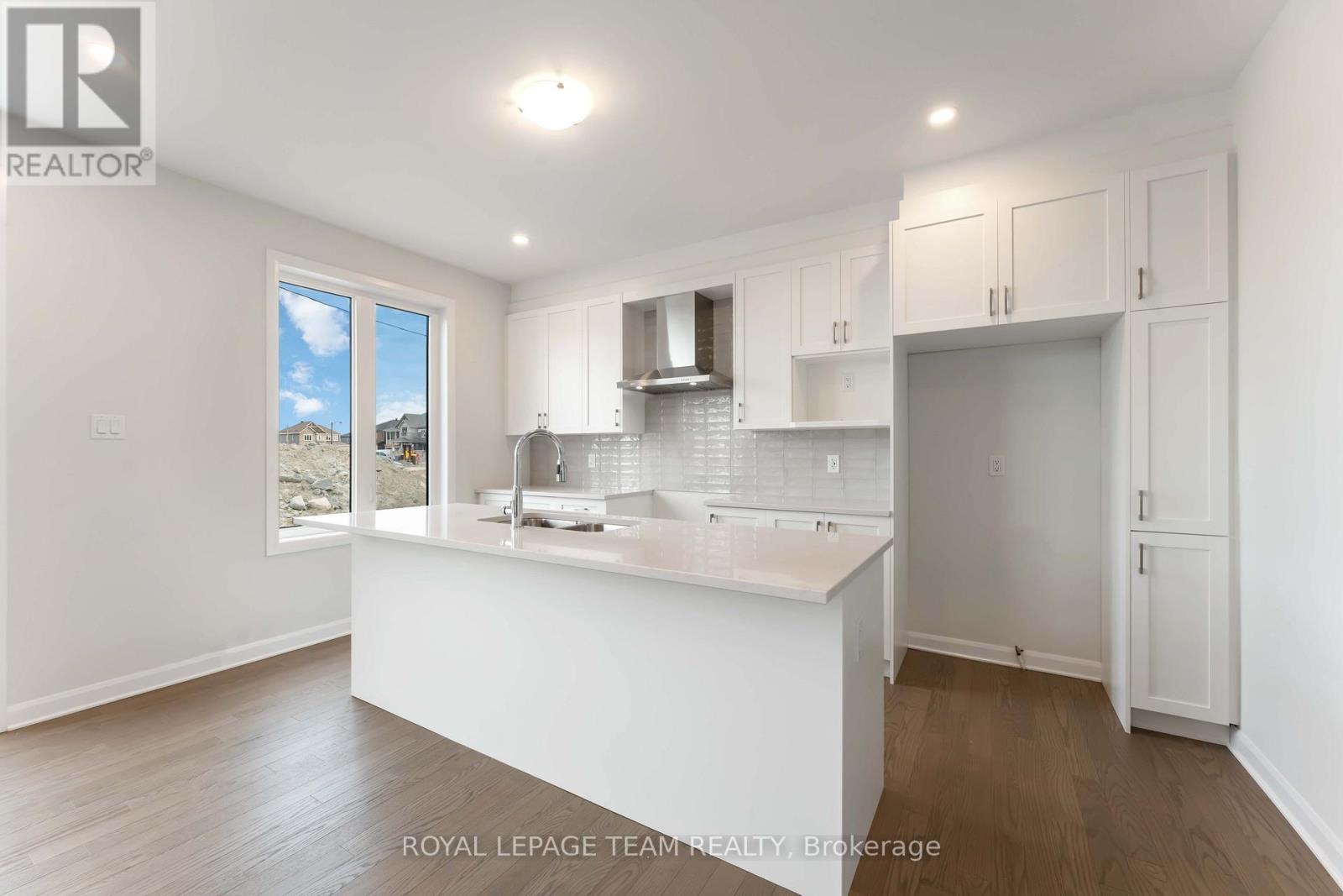 634 Bridgeport Avenue