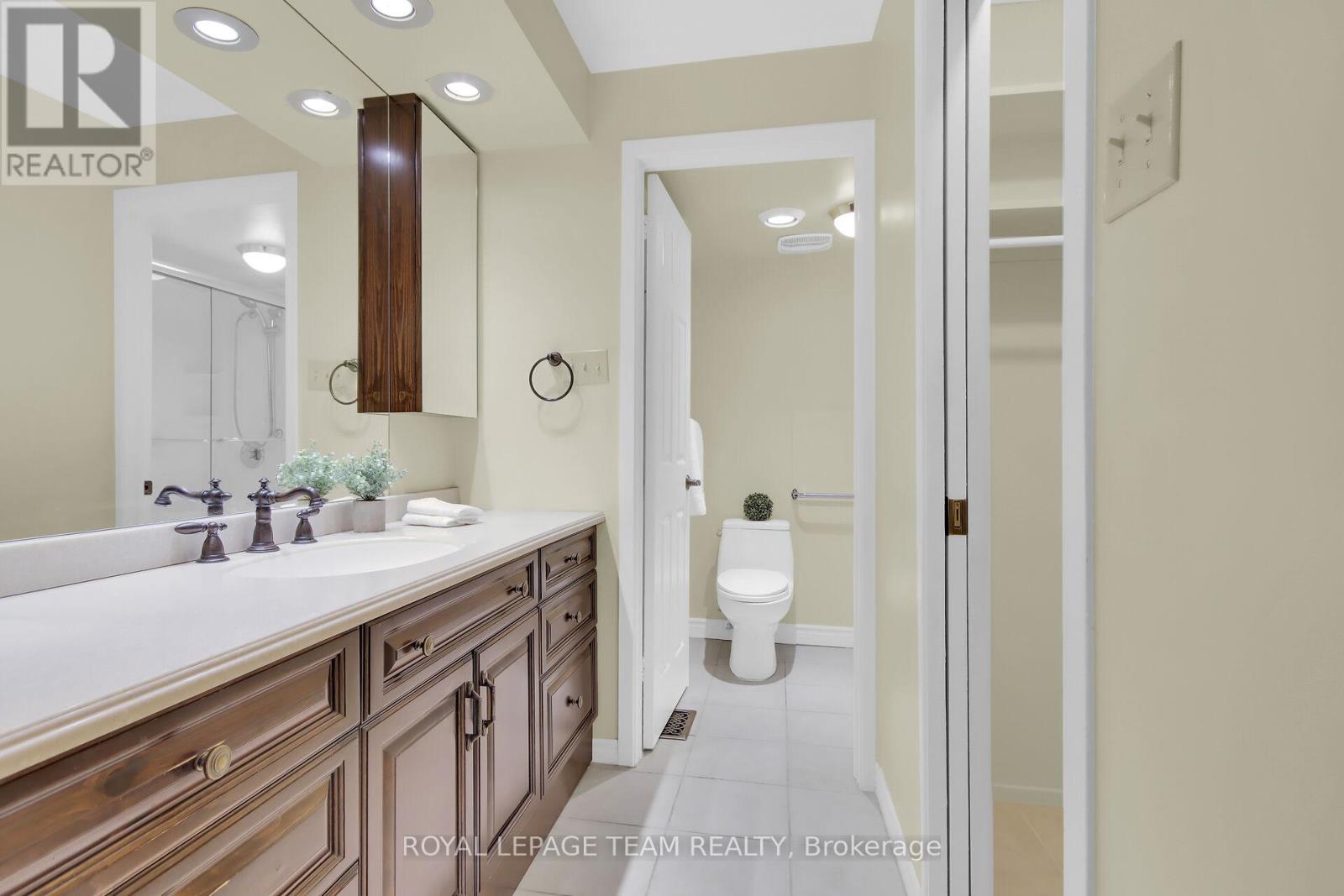 6 Meadowmist Court