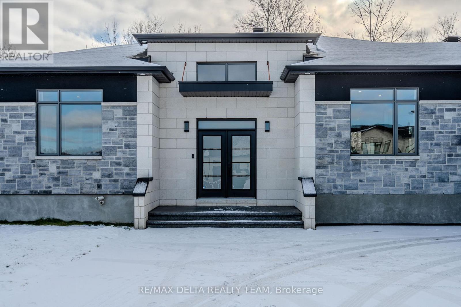 651 Ballycastle Crescent