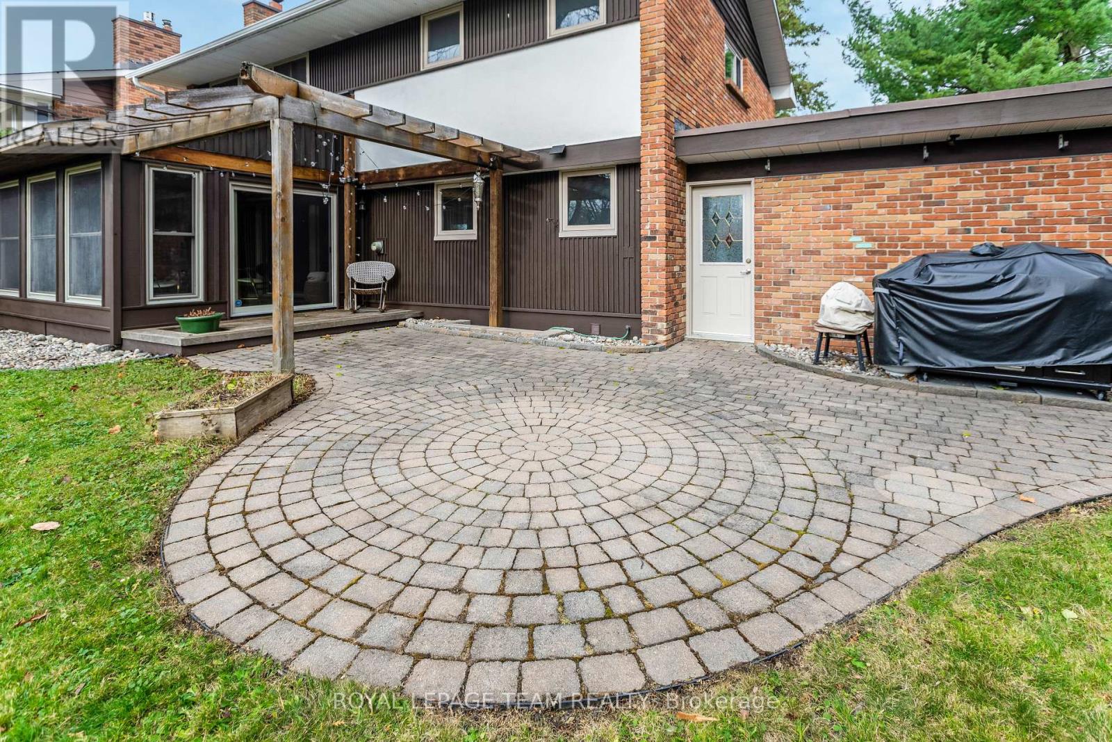 12 Pellan Crescent