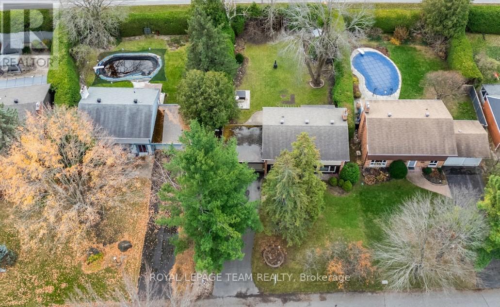 12 Pellan Crescent