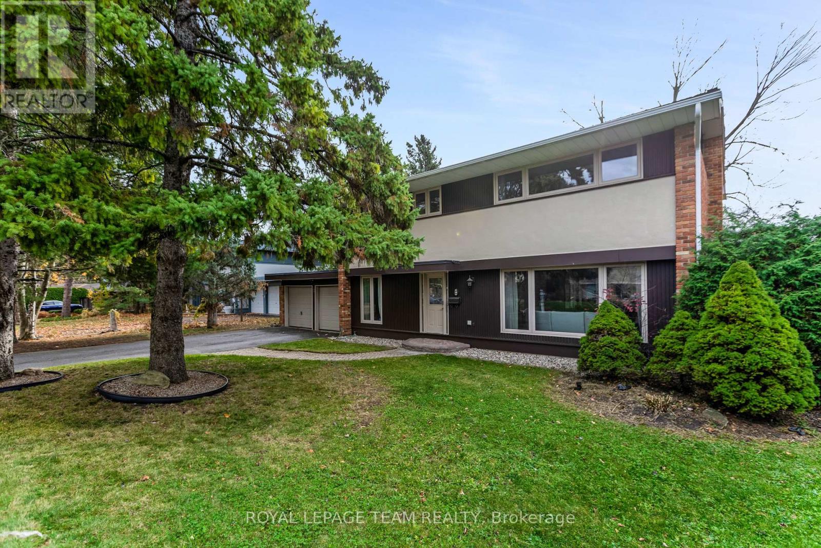 12 Pellan Crescent