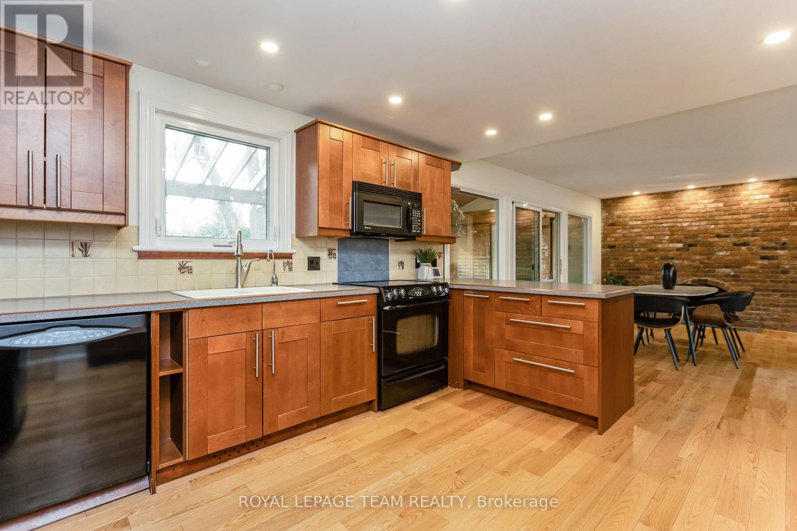 12 Pellan Crescent