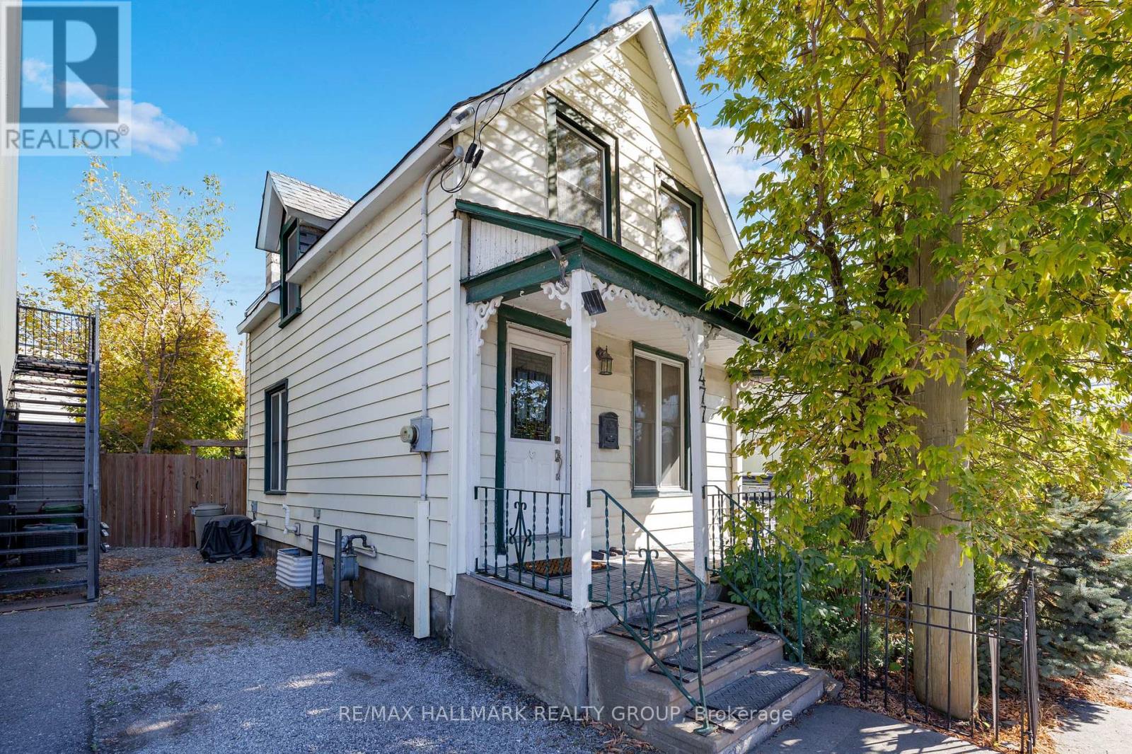 477 Booth Street