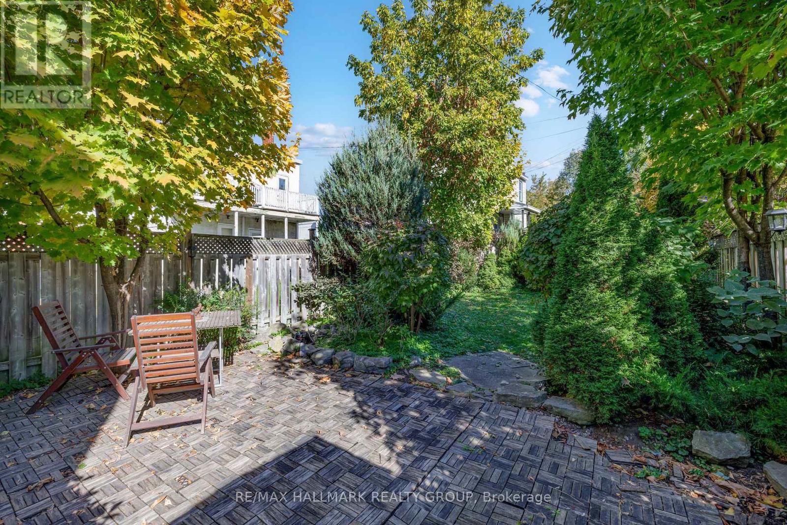 477 Booth Street