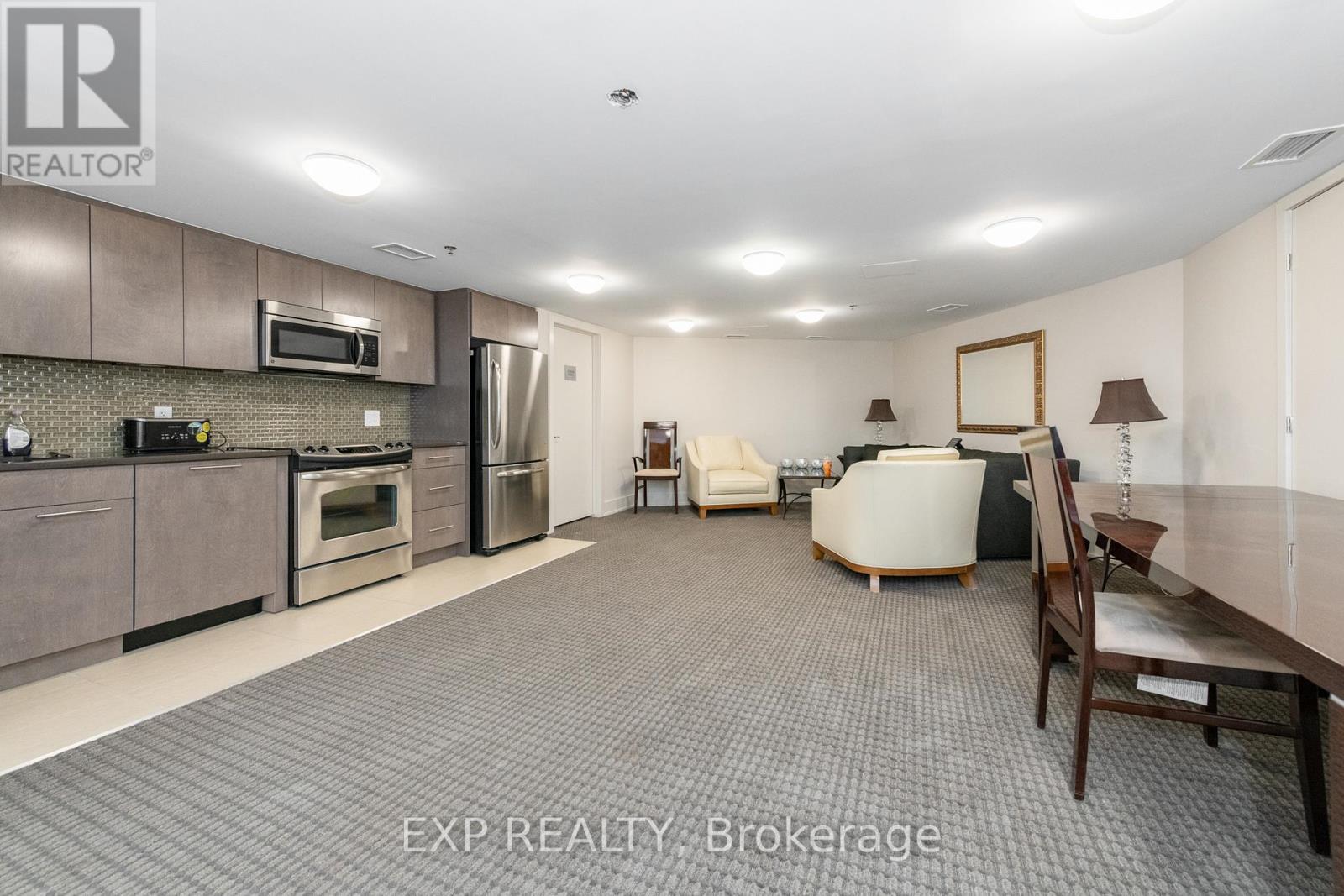 303 - 108 Richmond Road