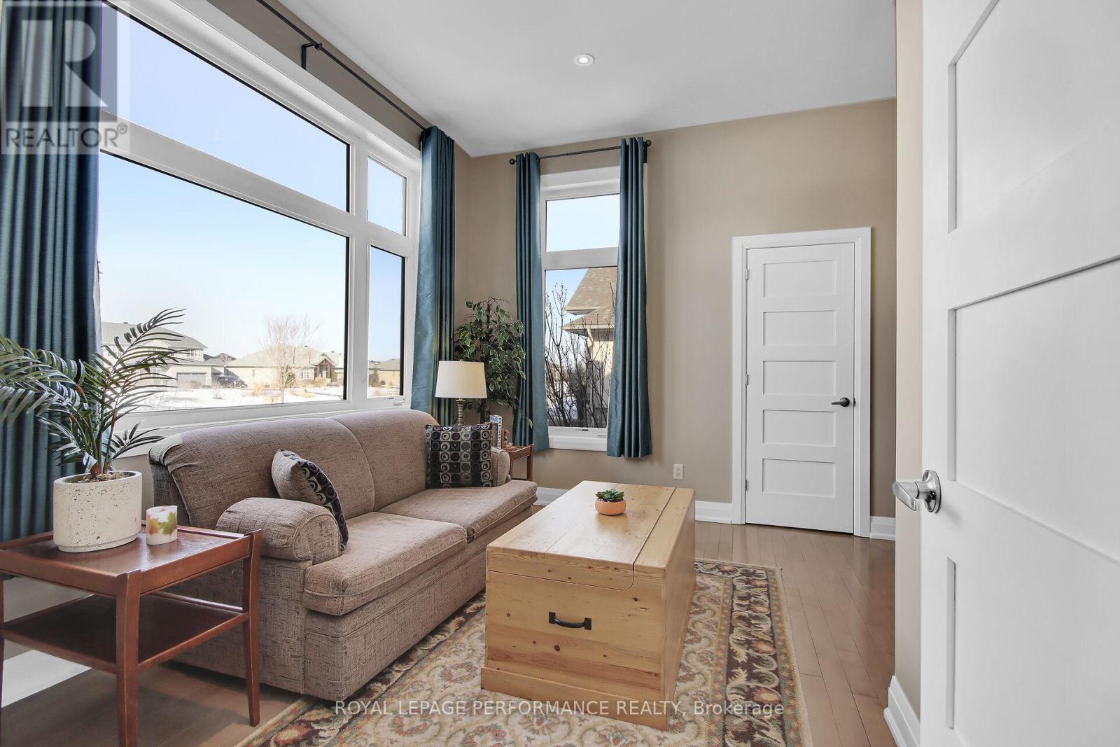 7412 Blue Water Crescent