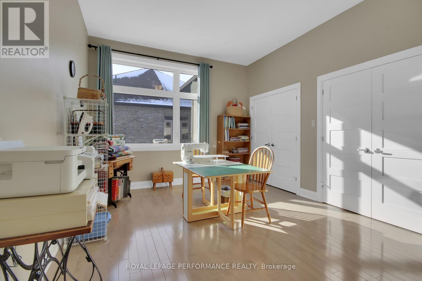 7412 Blue Water Crescent