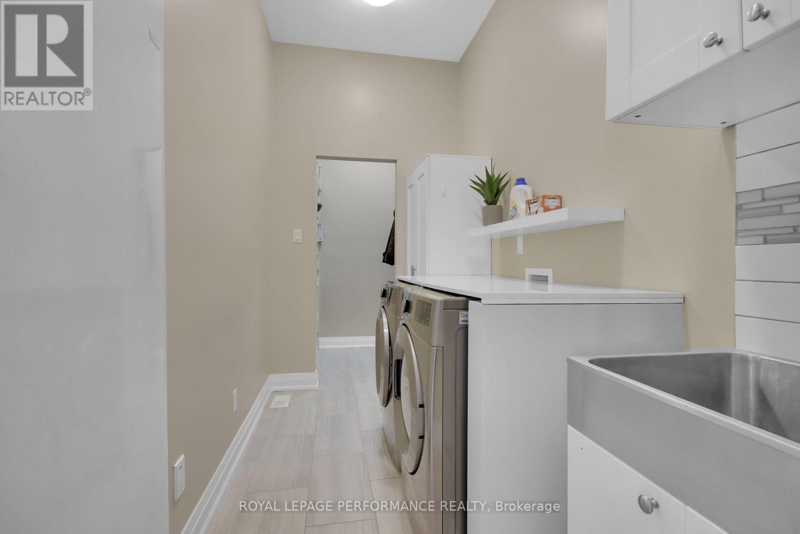 7412 Blue Water Crescent