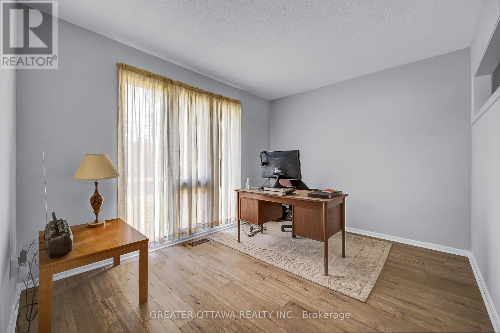 15 Rutherford Crescent S