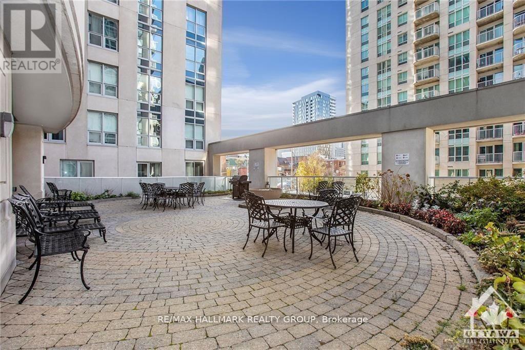 2307 - 242 Rideau Street