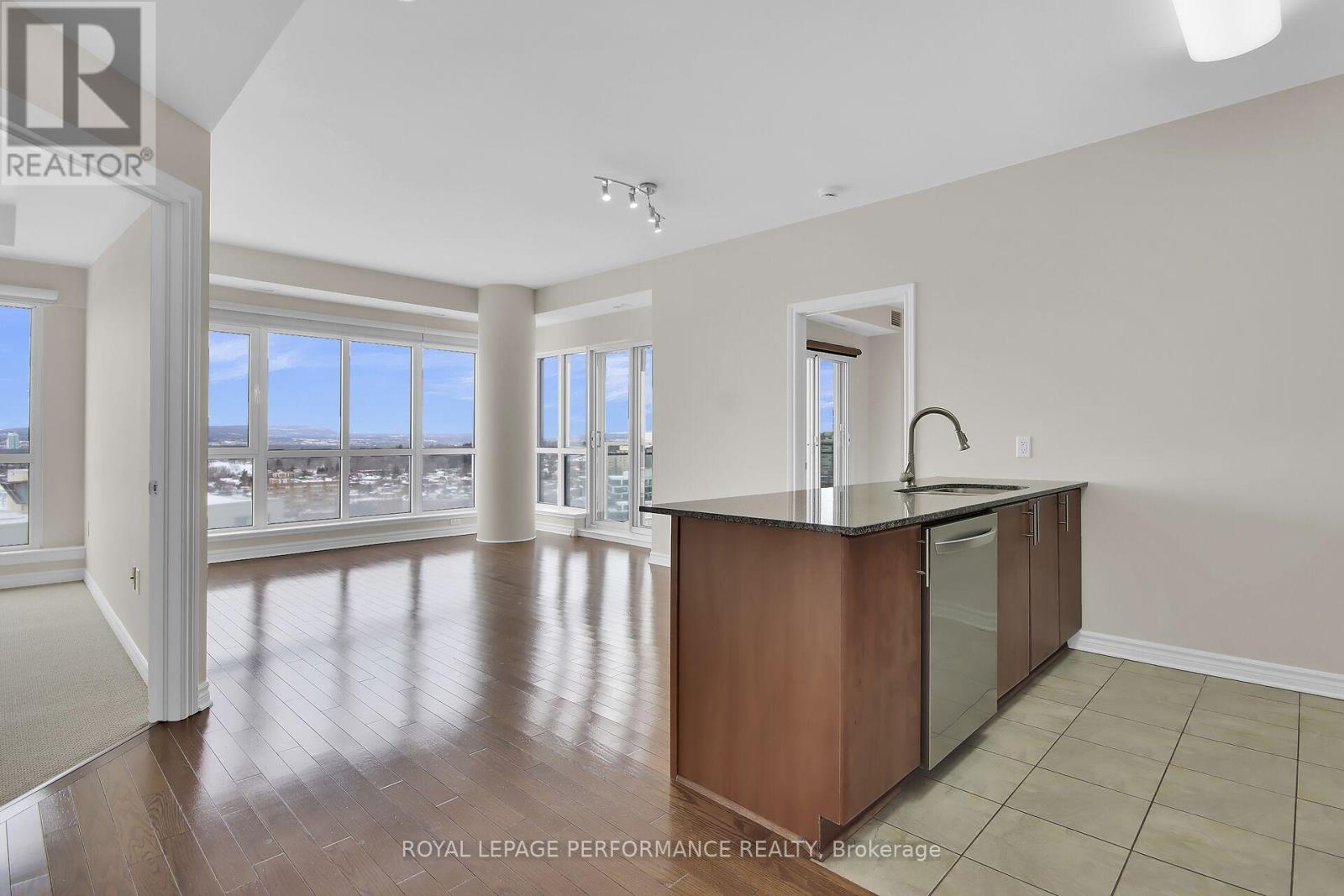 1807 - 70 Landry Street