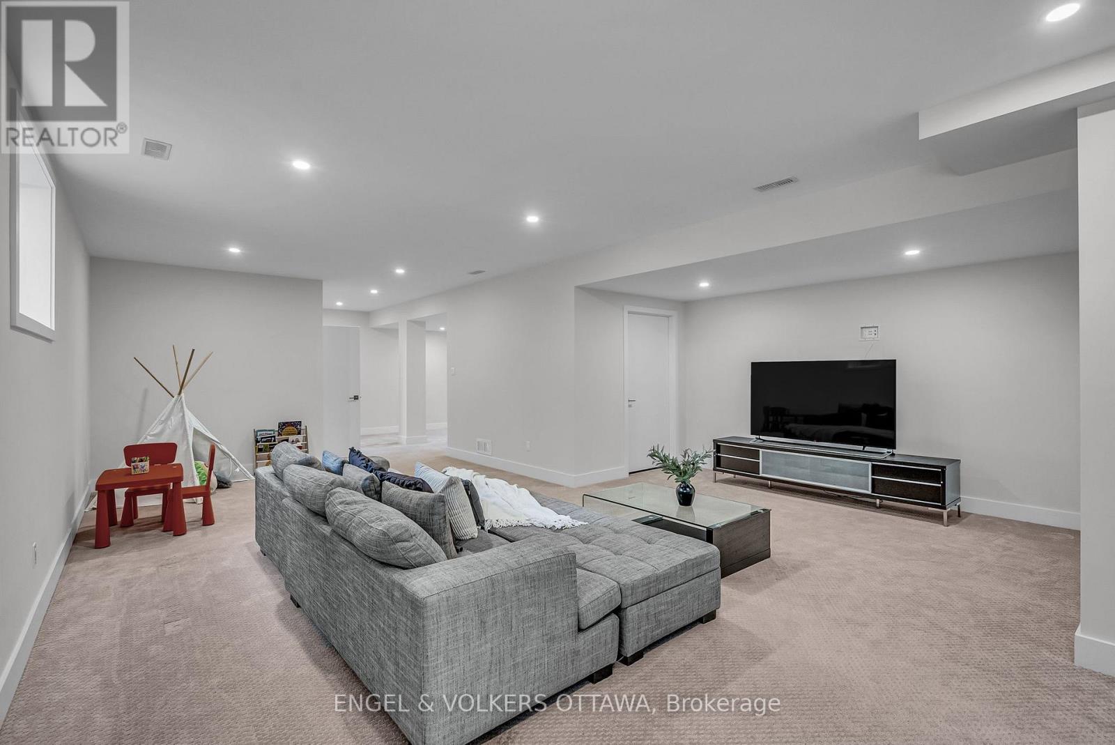 231 Daniel Avenue