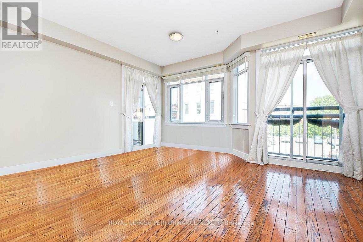 B204 - 124 Guigues Avenue