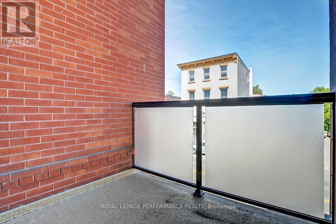 B204 - 124 Guigues Avenue
