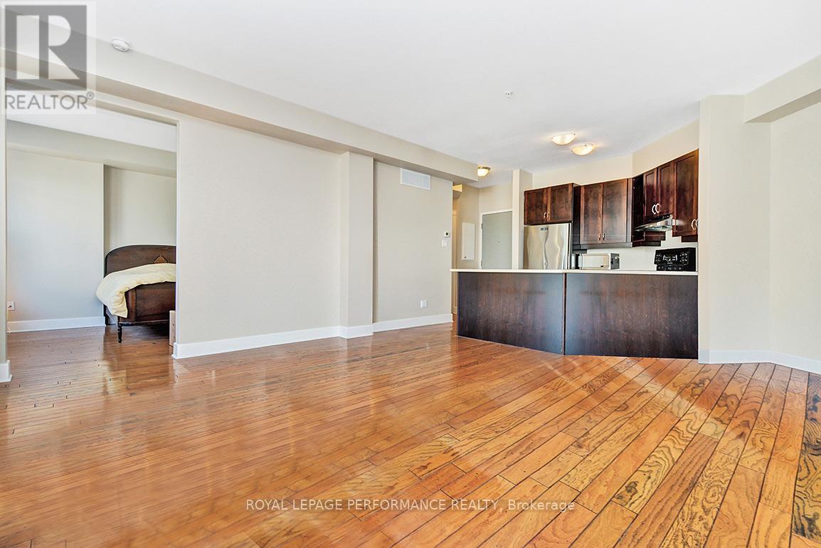 B204 - 124 Guigues Avenue