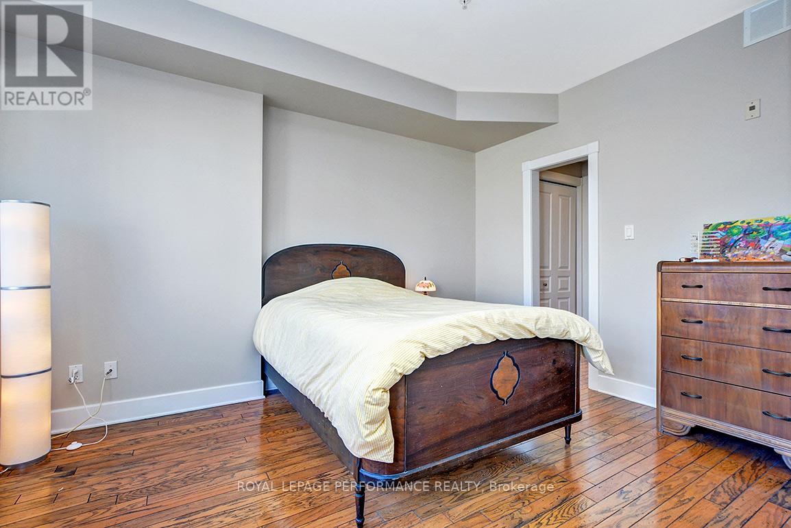 B204 - 124 Guigues Avenue