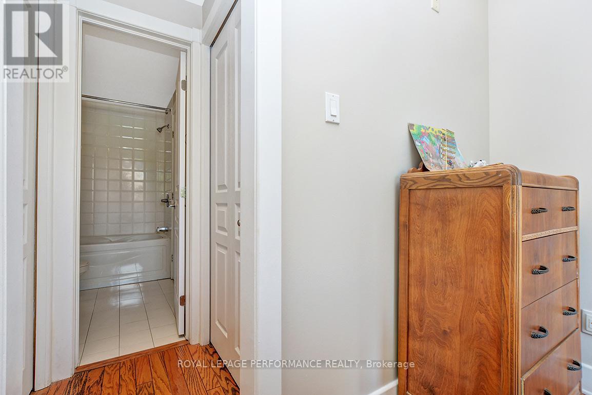 B204 - 124 Guigues Avenue