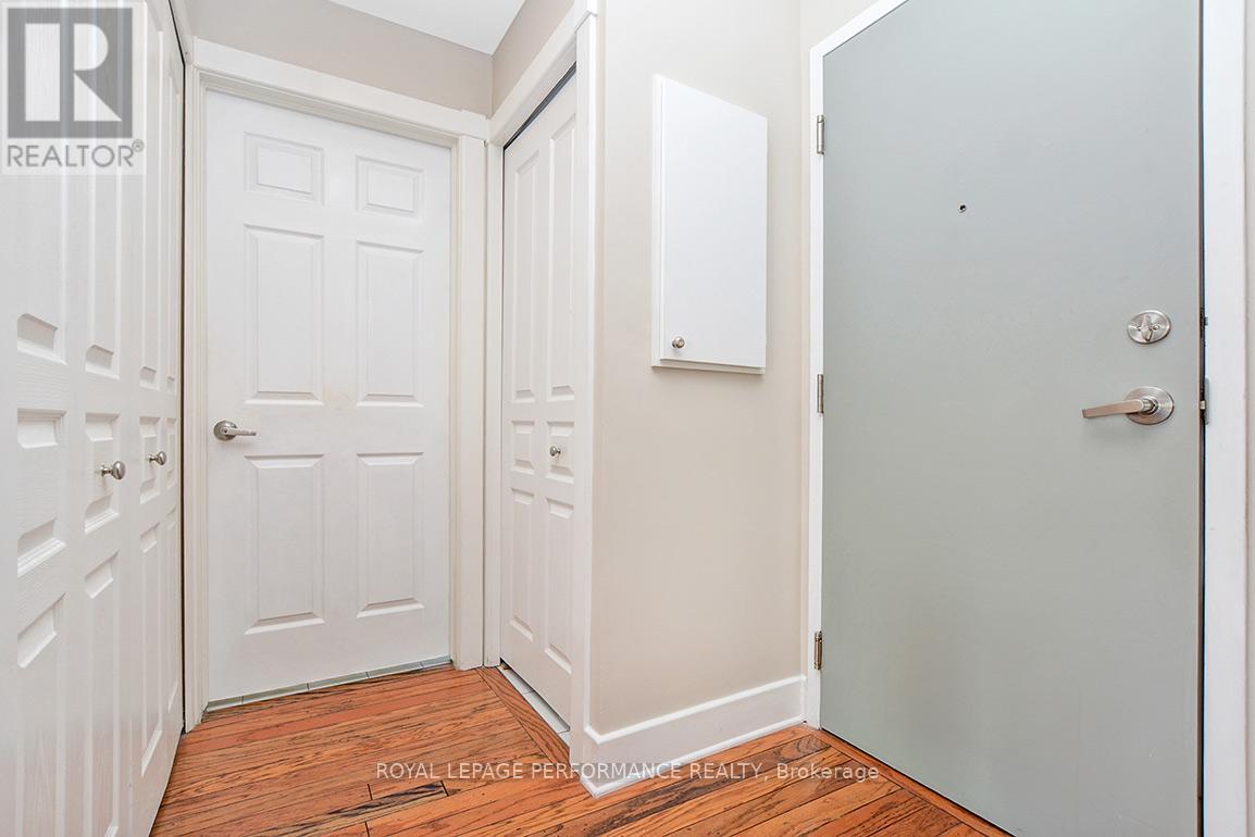B204 - 124 Guigues Avenue