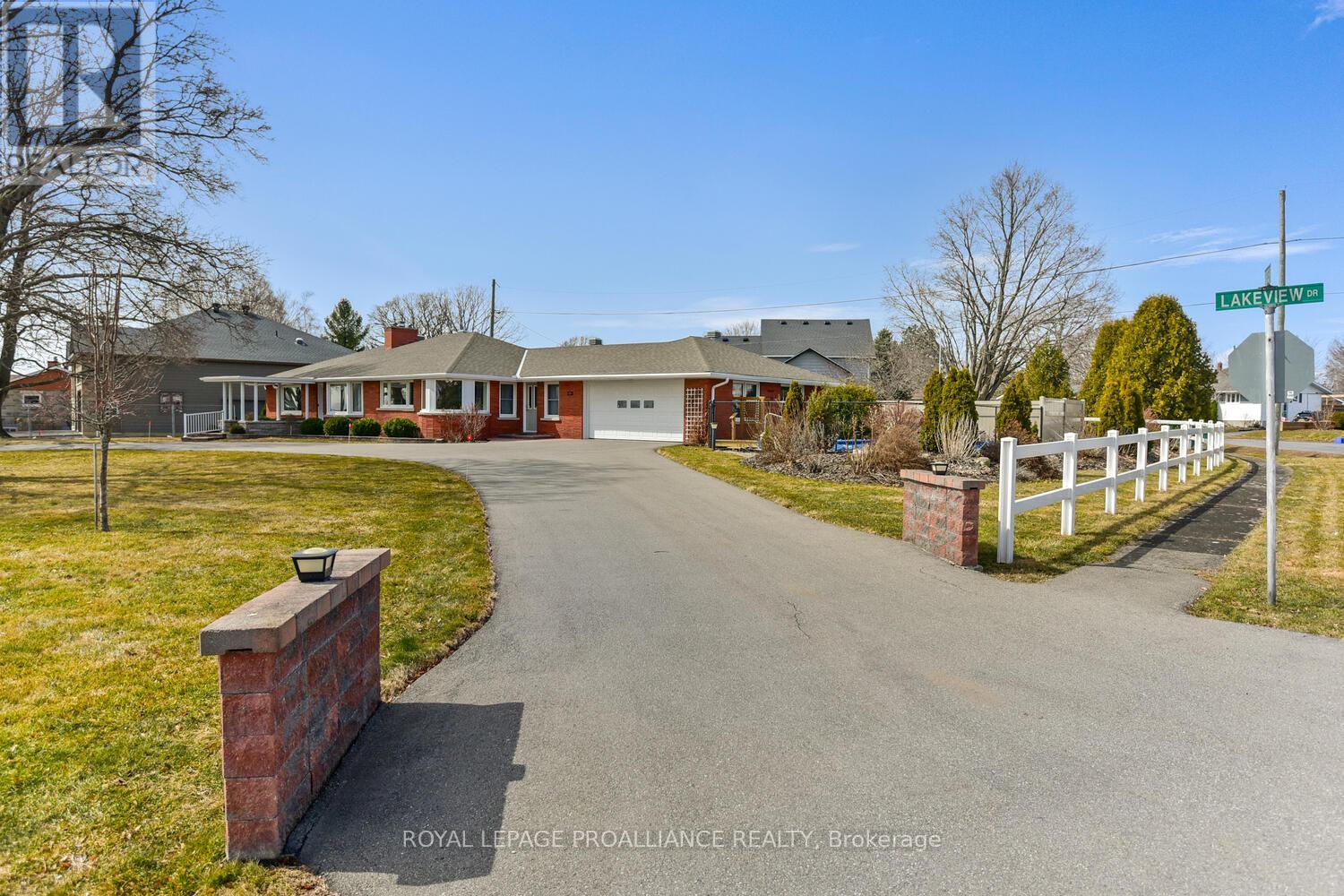 26 Lakeview Drive