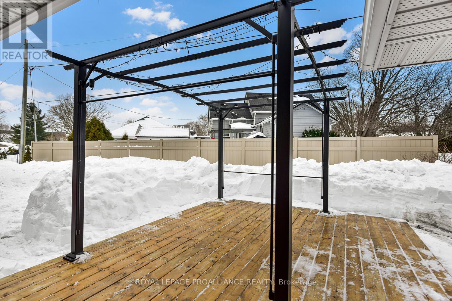 26 Lakeview Drive