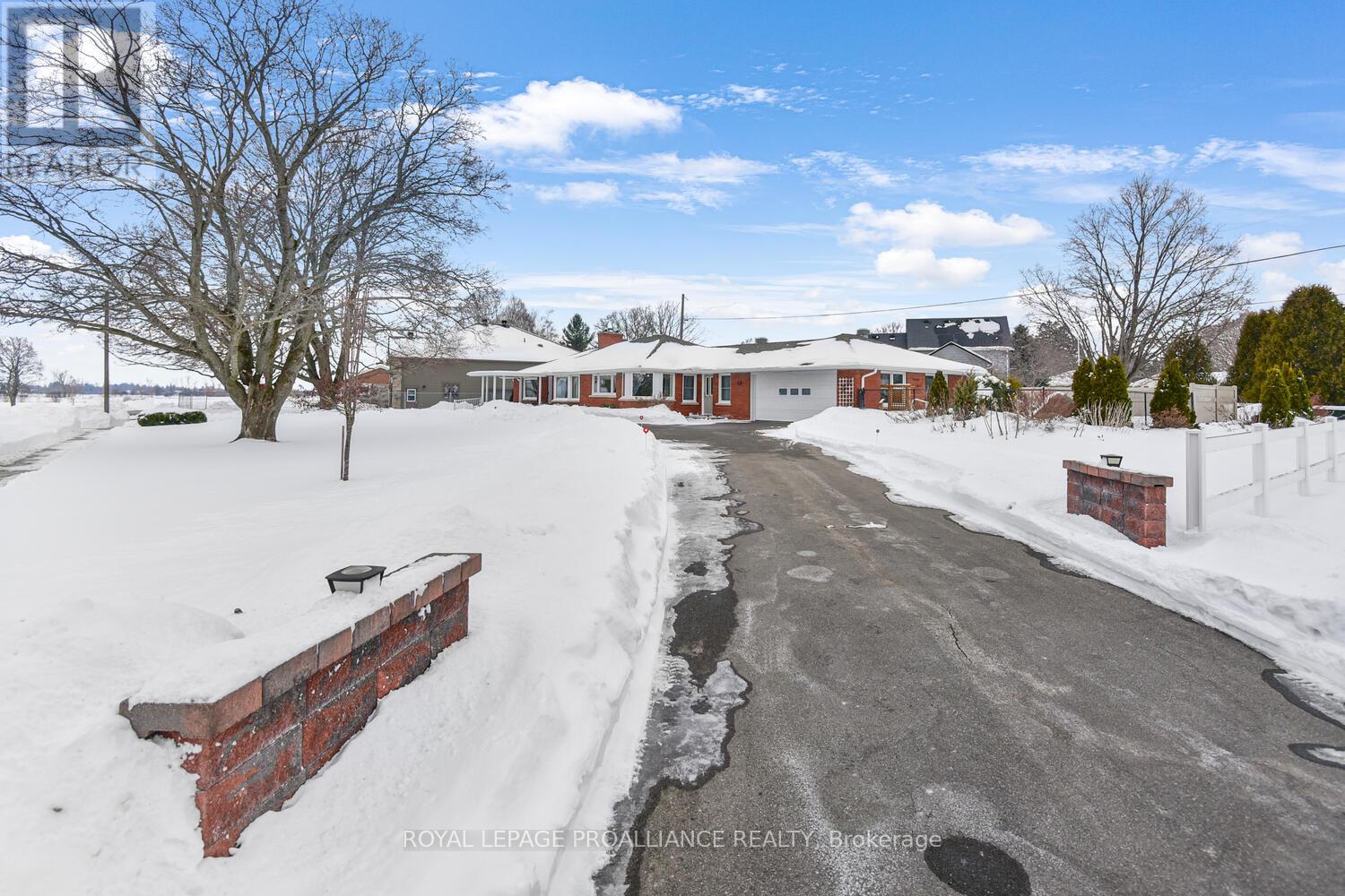 26 Lakeview Drive