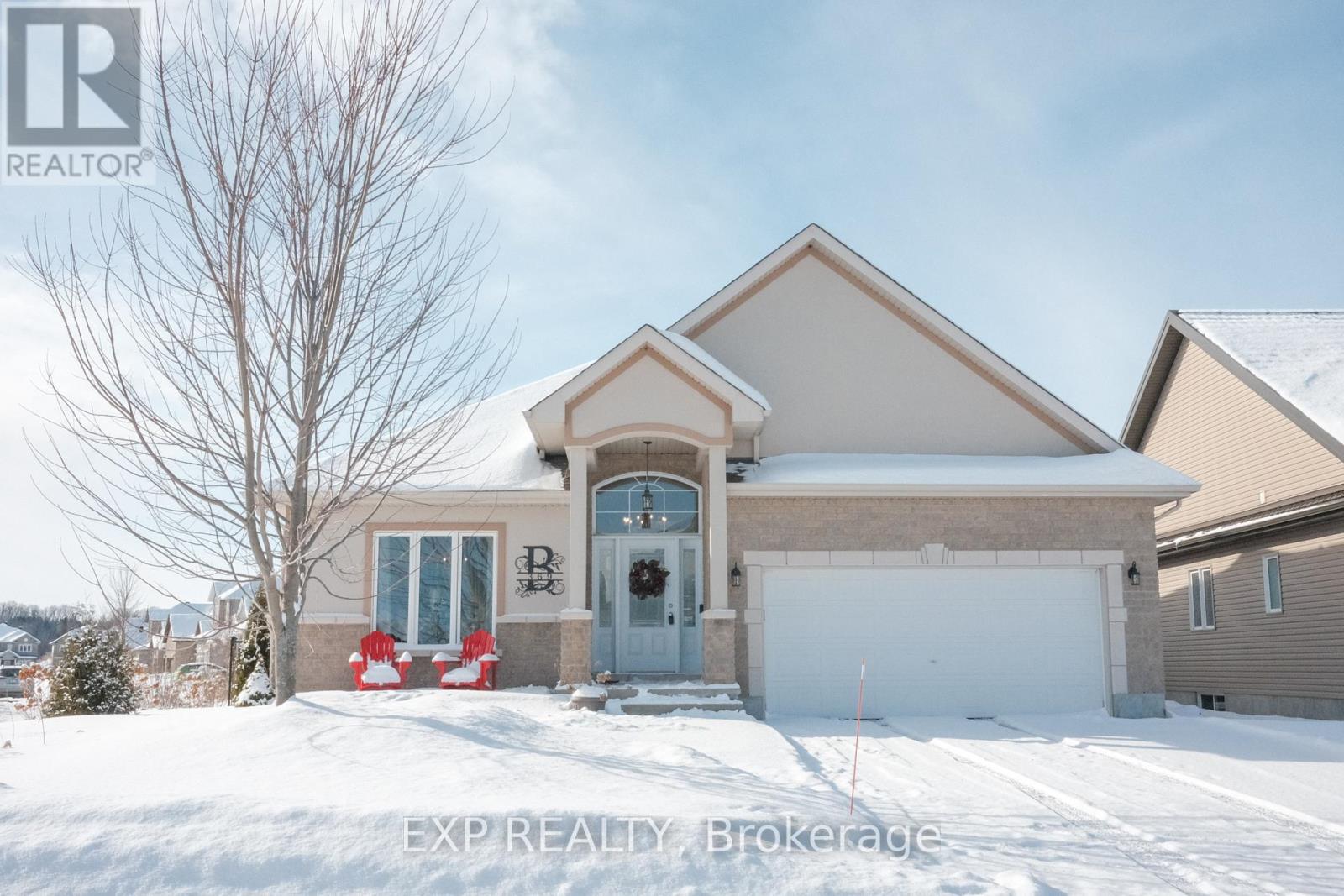 369 Zircon Street W
