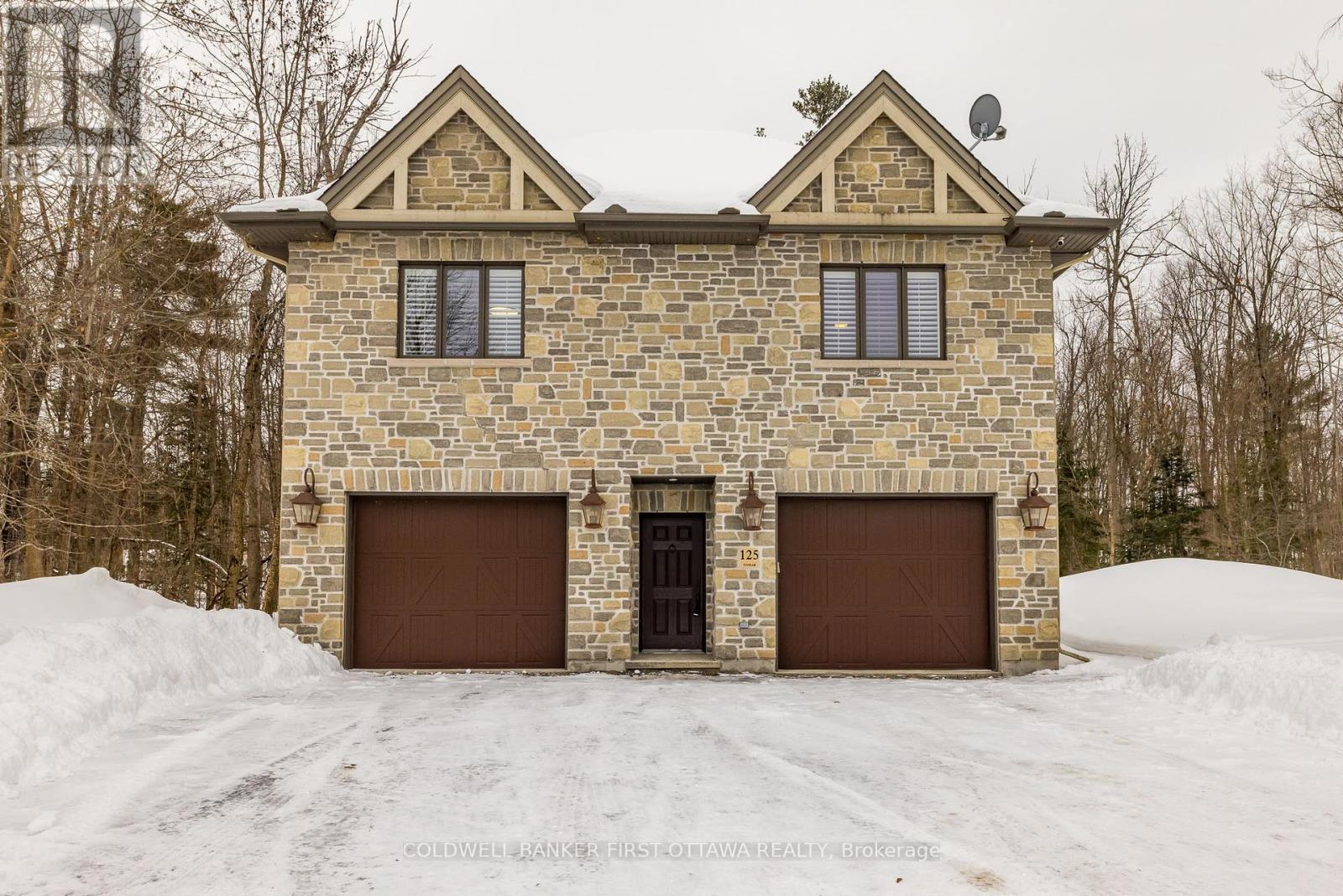 125 & 126 Munro Lane