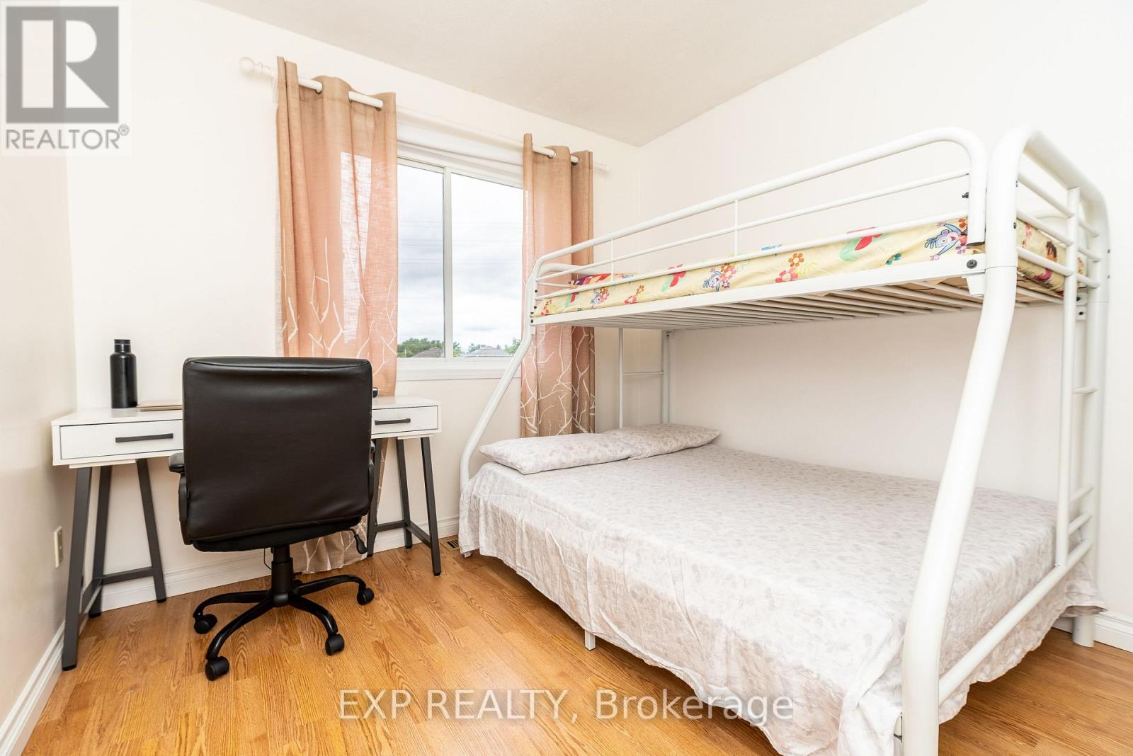 1479 Lynx Crescent