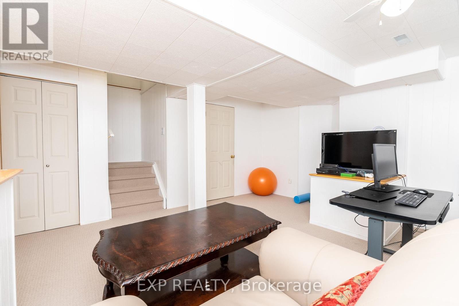 1479 Lynx Crescent