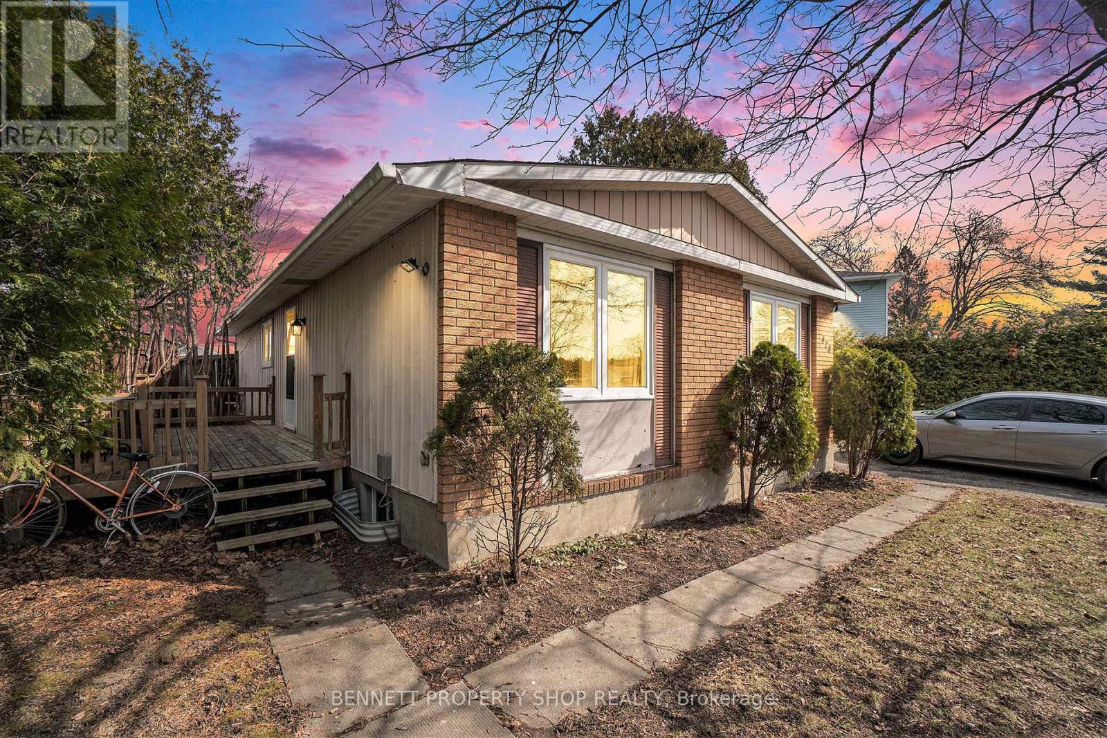 428 Hatfield Crescent