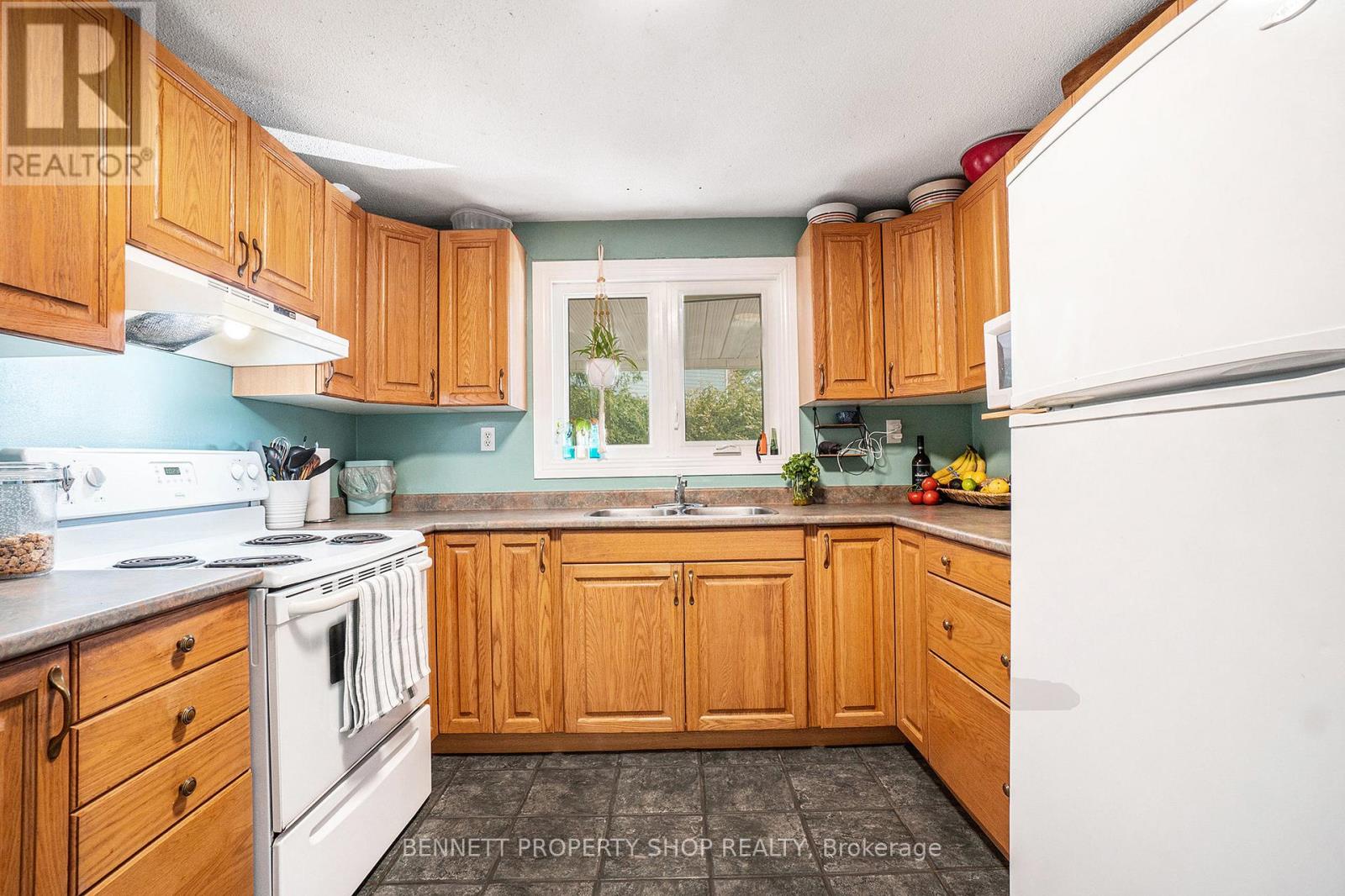 428 Hatfield Crescent