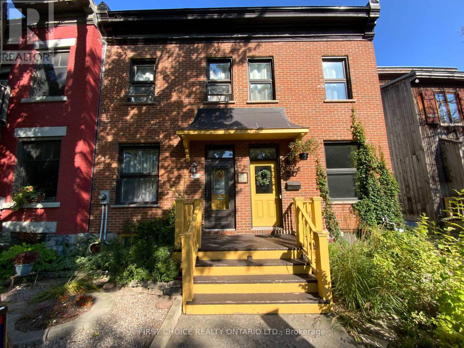 245 York Street
