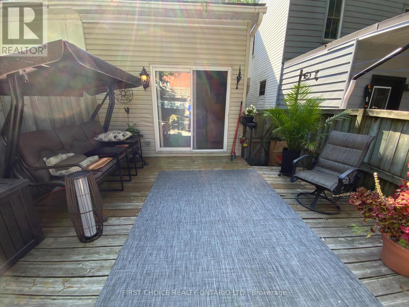 245 York Street