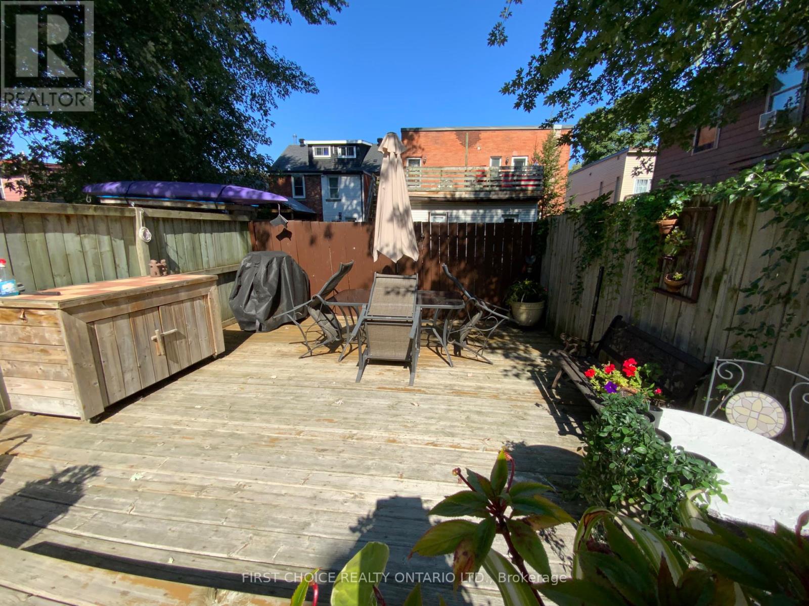 245 York Street