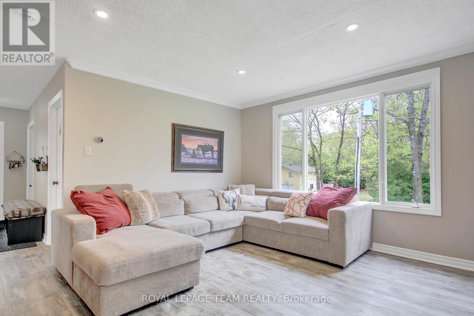 129 Spinnaker Way