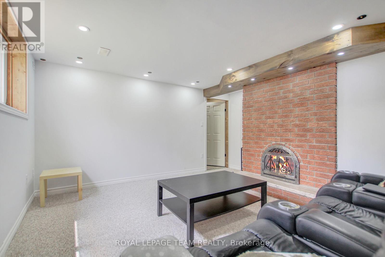 129 Spinnaker Way