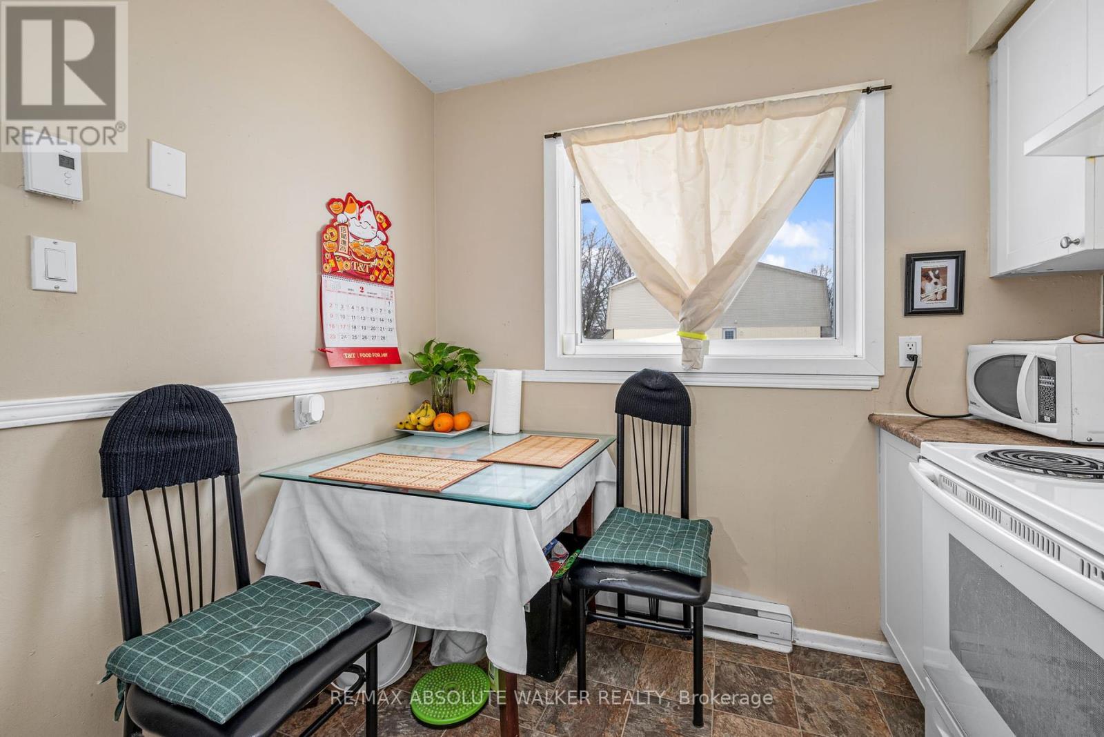 25a Sonnet Crescent