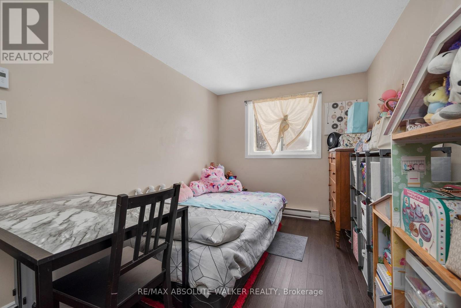25a Sonnet Crescent