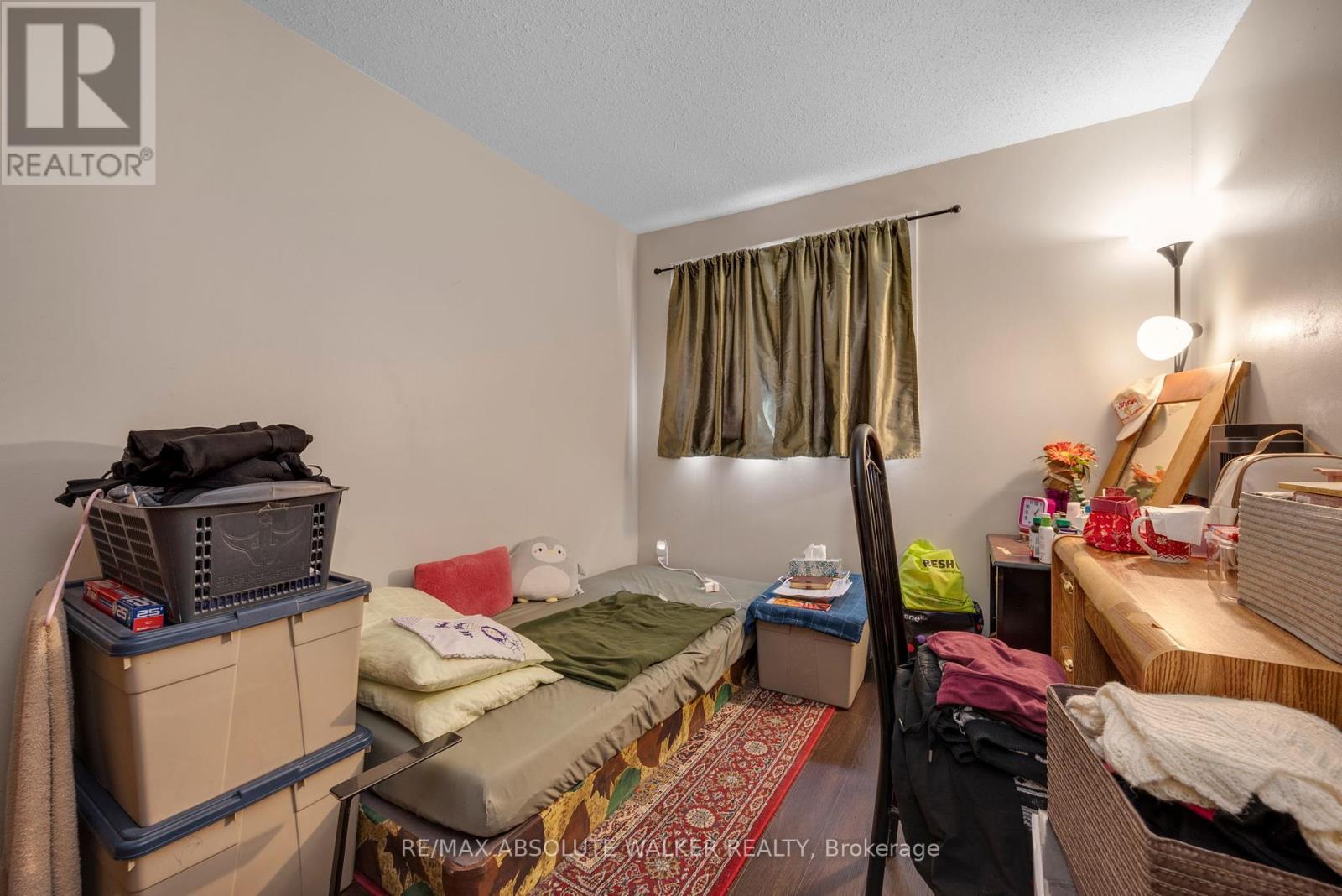 25a Sonnet Crescent