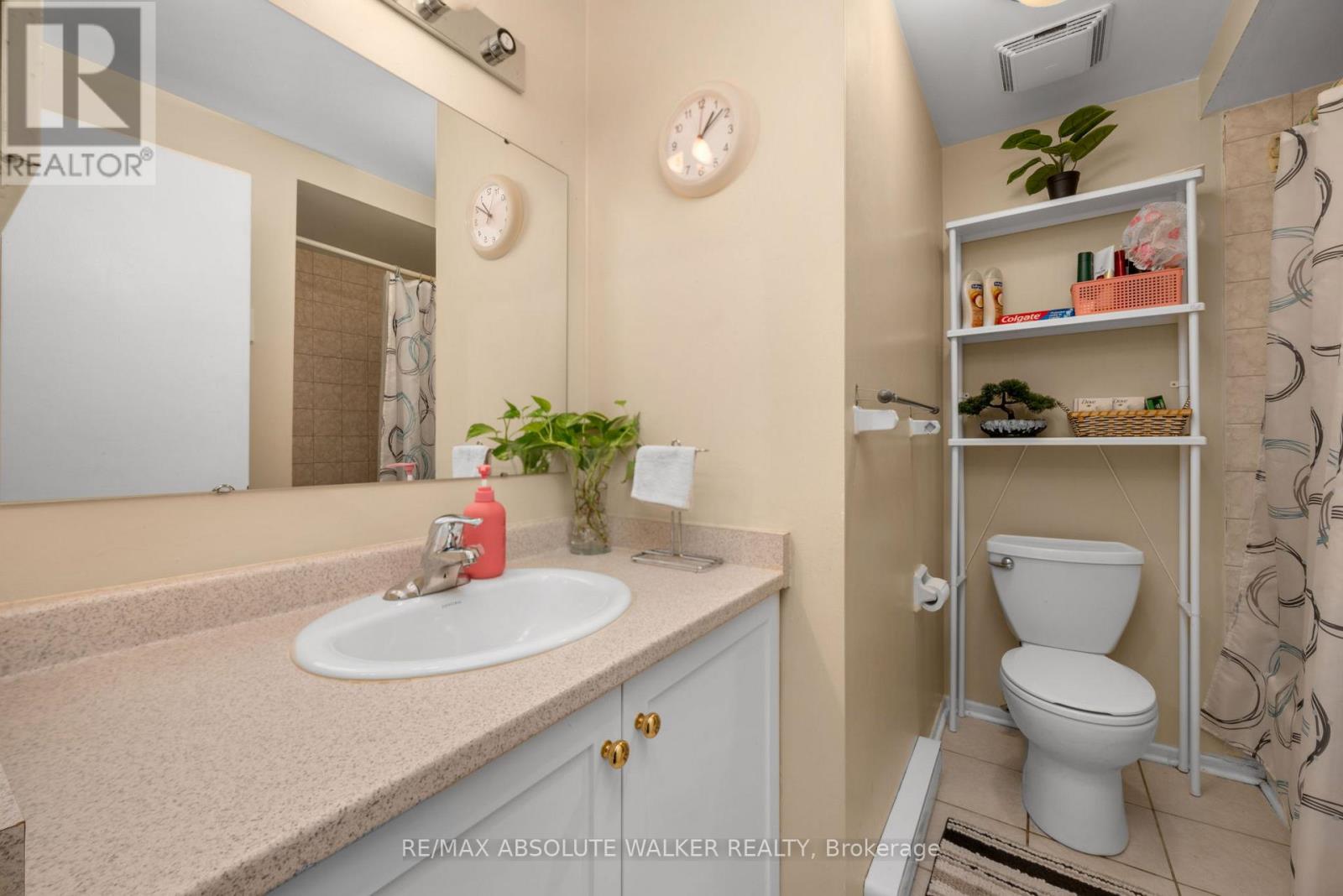 25a Sonnet Crescent