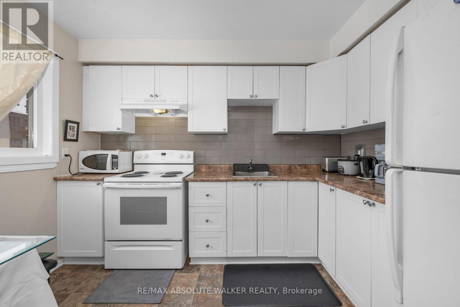 25a Sonnet Crescent